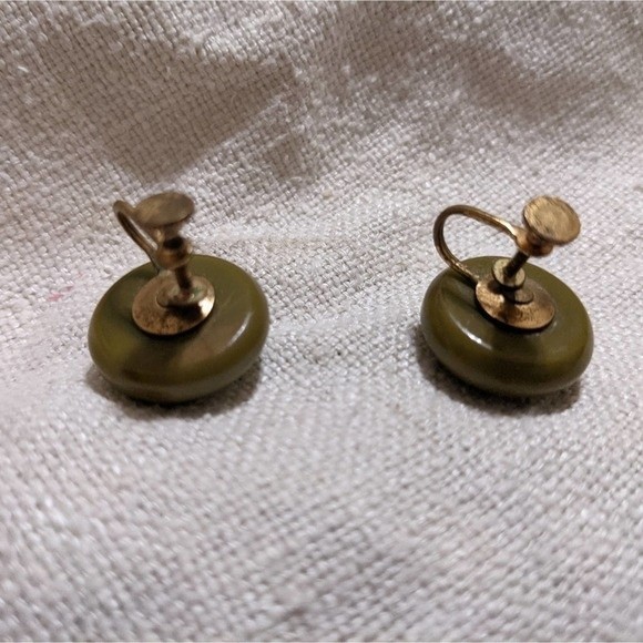 Green bakelite earrings - Picture 3 of 3